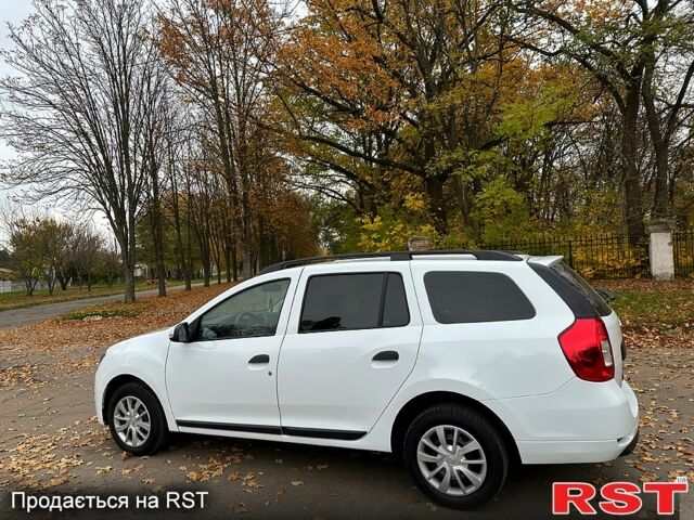 Белый Рено Логан, объемом двигателя 1.5 л и пробегом 73 тыс. км за 10300 $, фото 4 на Automoto.ua