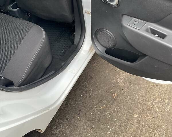 Белый Рено Логан, объемом двигателя 1.46 л и пробегом 86 тыс. км за 11200 $, фото 17 на Automoto.ua