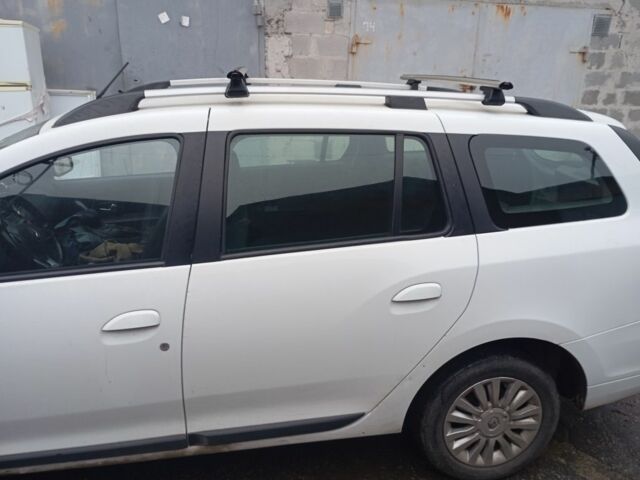 Белый Рено Логан, объемом двигателя 1.5 л и пробегом 200 тыс. км за 8048 $, фото 1 на Automoto.ua