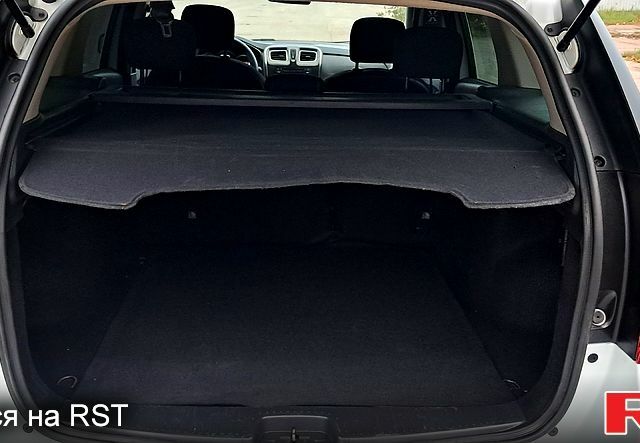 Белый Рено Логан, объемом двигателя 1.5 л и пробегом 73 тыс. км за 10300 $, фото 12 на Automoto.ua