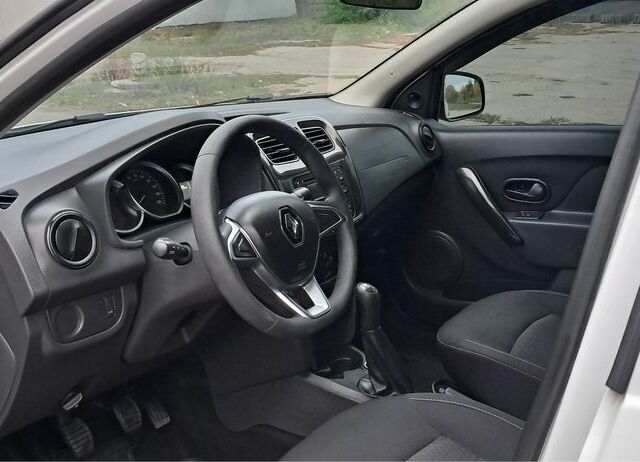 Белый Рено Логан, объемом двигателя 1.5 л и пробегом 73 тыс. км за 10300 $, фото 8 на Automoto.ua