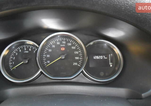 Белый Рено Логан, объемом двигателя 1.5 л и пробегом 128 тыс. км за 8400 $, фото 11 на Automoto.ua