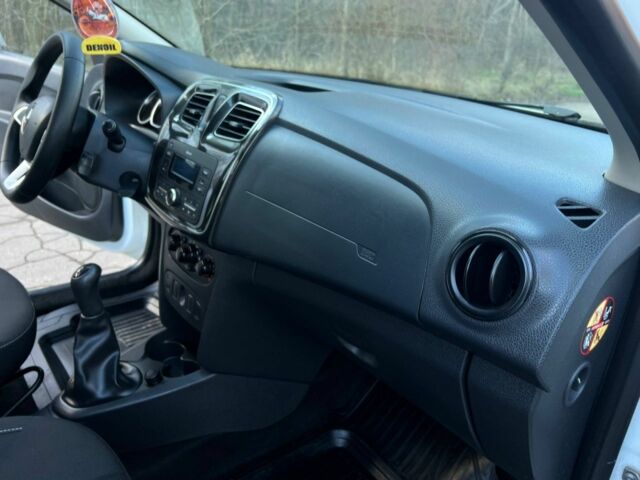 Белый Рено Логан, объемом двигателя 0 л и пробегом 59 тыс. км за 10600 $, фото 11 на Automoto.ua