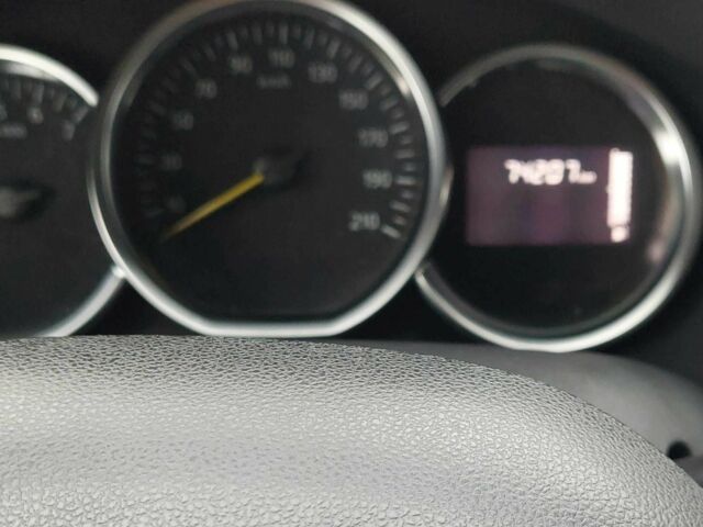 Белый Рено Логан, объемом двигателя 1.5 л и пробегом 75 тыс. км за 9999 $, фото 4 на Automoto.ua