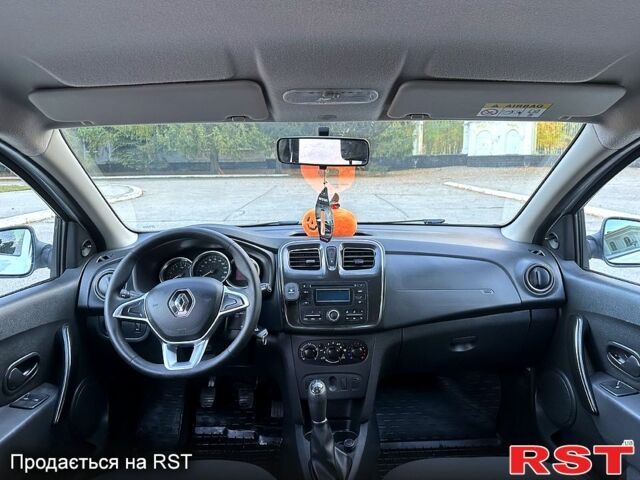 Белый Рено Логан, объемом двигателя 1.5 л и пробегом 73 тыс. км за 10300 $, фото 9 на Automoto.ua