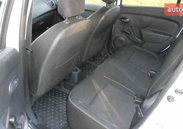 Белый Рено Логан, объемом двигателя 1.5 л и пробегом 128 тыс. км за 8400 $, фото 9 на Automoto.ua