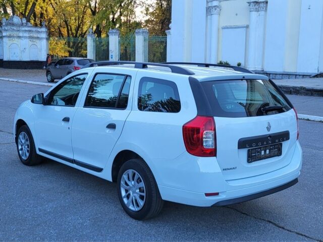 Рено Логан 2020 в Днепре (Днепропетровске) на Automoto.ua Белый Рено Логан, объемом двигателя 1.5 л и пробегом 55 тыс. км за 10800 $, фото 4 на Automoto.ua