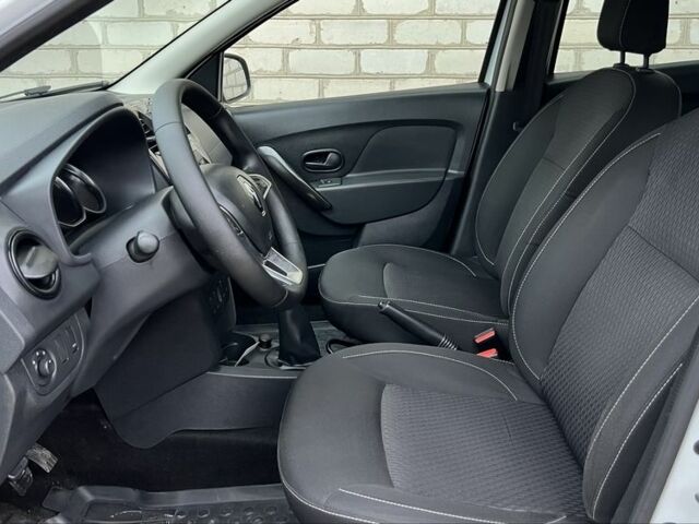 Белый Рено Логан, объемом двигателя 1.5 л и пробегом 63 тыс. км за 10500 $, фото 8 на Automoto.ua