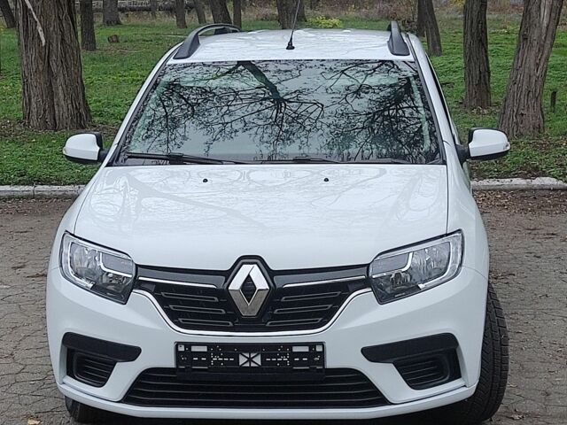Белый Рено Логан, объемом двигателя 0 л и пробегом 69 тыс. км за 10700 $, фото 6 на Automoto.ua