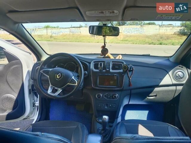 Белый Рено Логан, объемом двигателя 0.9 л и пробегом 50 тыс. км за 11000 $, фото 11 на Automoto.ua
