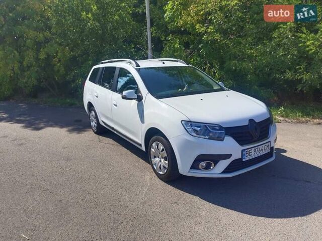 Белый Рено Логан, объемом двигателя 0.9 л и пробегом 50 тыс. км за 11000 $, фото 6 на Automoto.ua