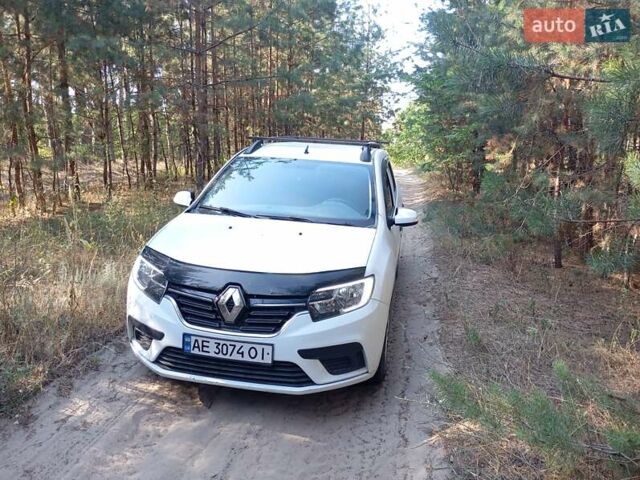 Белый Рено Логан, объемом двигателя 0.9 л и пробегом 82 тыс. км за 9500 $, фото 2 на Automoto.ua