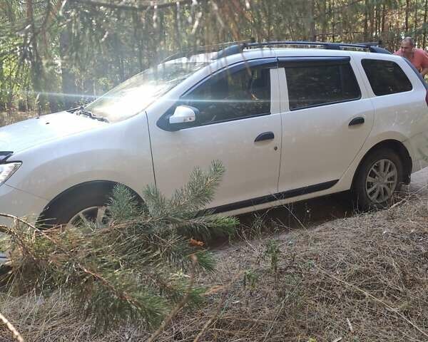 Белый Рено Логан, объемом двигателя 0.9 л и пробегом 82 тыс. км за 9500 $, фото 7 на Automoto.ua