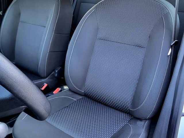 Рено Логан 2020 в Желтых Водах на Automoto.ua Белый Рено Логан, объемом двигателя 1.5 л и пробегом 55 тыс. км за 10800 $, фото 6 на Automoto.ua
