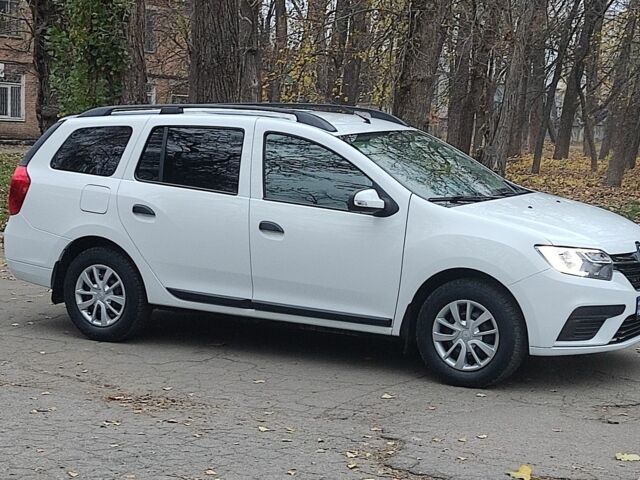 Белый Рено Логан, объемом двигателя 0 л и пробегом 69 тыс. км за 10700 $, фото 5 на Automoto.ua