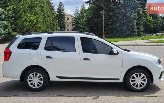 Білий Рено Логан, об'ємом двигуна 1.46 л та пробігом 70 тис. км за 10900 $, фото 3 на Automoto.ua