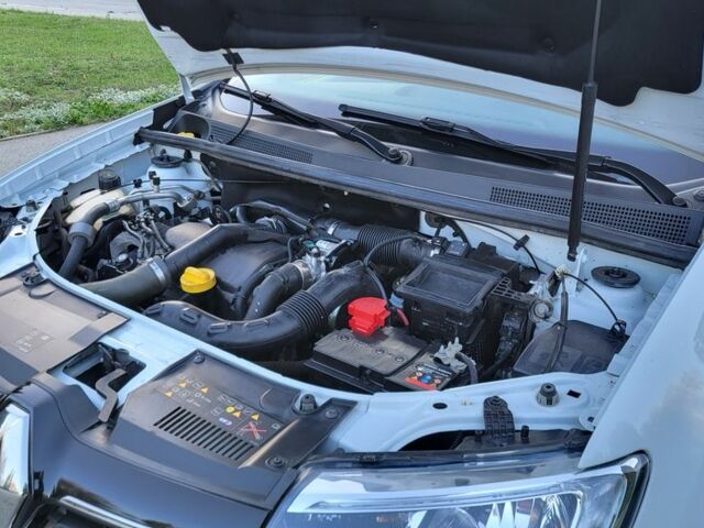 Рено Логан 2020 в Днепре (Днепропетровске) на Automoto.ua Белый Рено Логан, объемом двигателя 1.5 л и пробегом 55 тыс. км за 10800 $, фото 22 на Automoto.ua