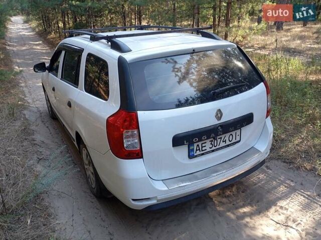 Белый Рено Логан, объемом двигателя 0.9 л и пробегом 82 тыс. км за 9500 $, фото 5 на Automoto.ua