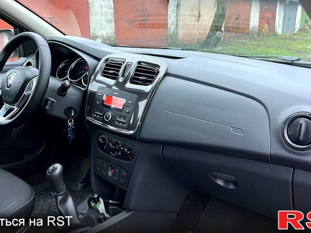 Белый Рено Логан, объемом двигателя 1.5 л и пробегом 63 тыс. км за 9800 $, фото 6 на Automoto.ua