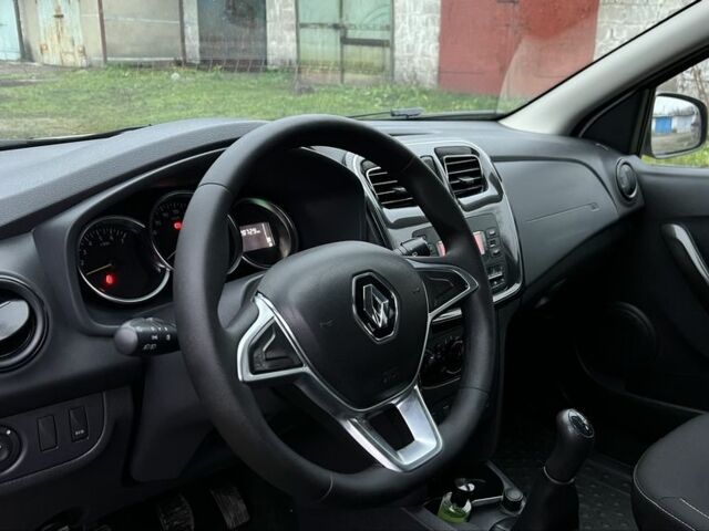 Белый Рено Логан, объемом двигателя 1.5 л и пробегом 63 тыс. км за 10500 $, фото 13 на Automoto.ua