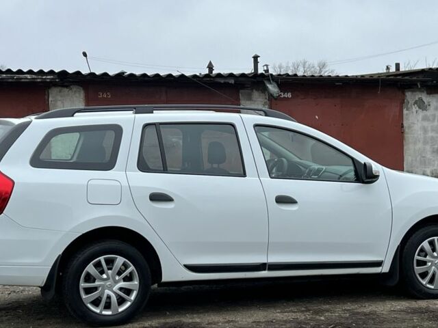 Белый Рено Логан, объемом двигателя 1.5 л и пробегом 63 тыс. км за 10500 $, фото 1 на Automoto.ua