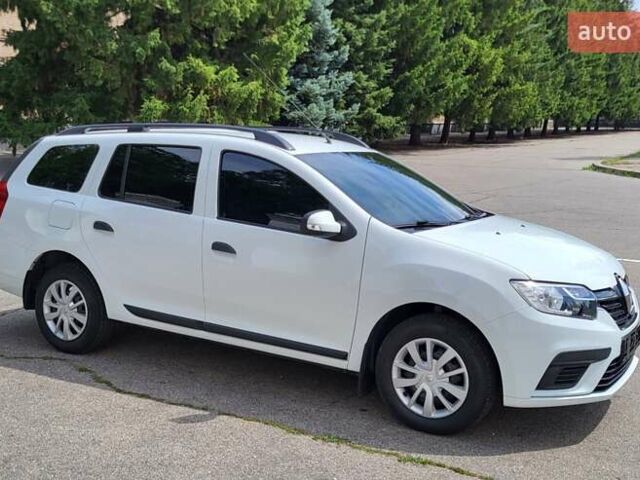 Білий Рено Логан, об'ємом двигуна 1.46 л та пробігом 70 тис. км за 10900 $, фото 1 на Automoto.ua