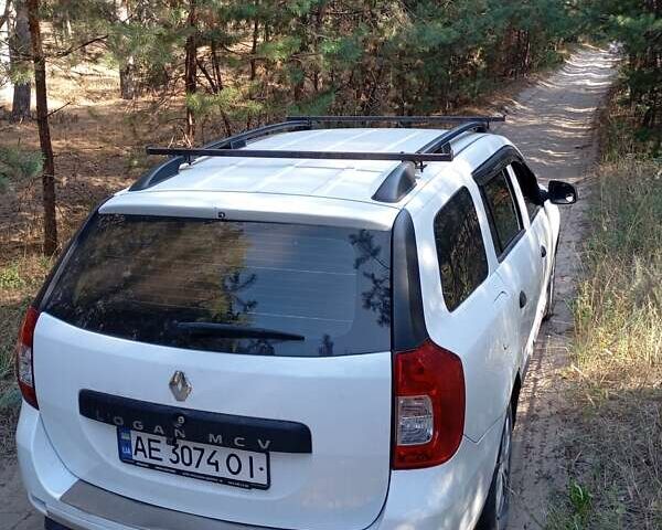 Белый Рено Логан, объемом двигателя 0.9 л и пробегом 82 тыс. км за 9500 $, фото 9 на Automoto.ua