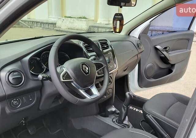 Білий Рено Логан, об'ємом двигуна 1.46 л та пробігом 70 тис. км за 10900 $, фото 24 на Automoto.ua