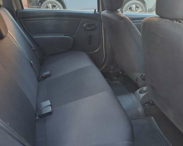 Бежевий Рено Логан, об'ємом двигуна 1.39 л та пробігом 113 тис. км за 5400 $, фото 3 на Automoto.ua