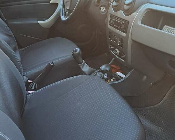 Бежевий Рено Логан, об'ємом двигуна 1.39 л та пробігом 113 тис. км за 5400 $, фото 6 на Automoto.ua