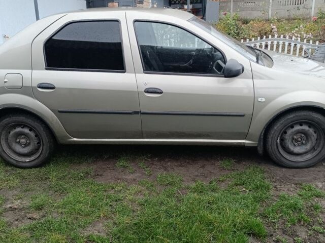 Бежевый Рено Логан, объемом двигателя 1.4 л и пробегом 180 тыс. км за 4600 $, фото 2 на Automoto.ua