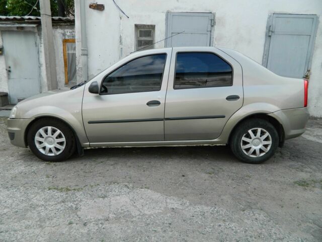 Бежевый Рено Логан, объемом двигателя 1.4 л и пробегом 168 тыс. км за 3900 $, фото 1 на Automoto.ua