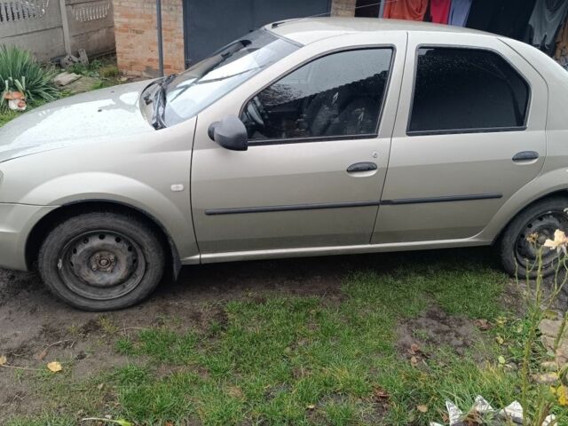 Бежевый Рено Логан, объемом двигателя 1.4 л и пробегом 180 тыс. км за 4600 $, фото 3 на Automoto.ua