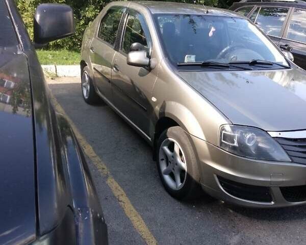 Бежевый Рено Логан, объемом двигателя 1.6 л и пробегом 370 тыс. км за 4500 $, фото 5 на Automoto.ua
