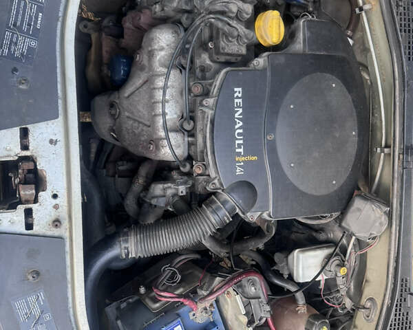 Бежевий Рено Логан, об'ємом двигуна 1.39 л та пробігом 277 тис. км за 3300 $, фото 8 на Automoto.ua