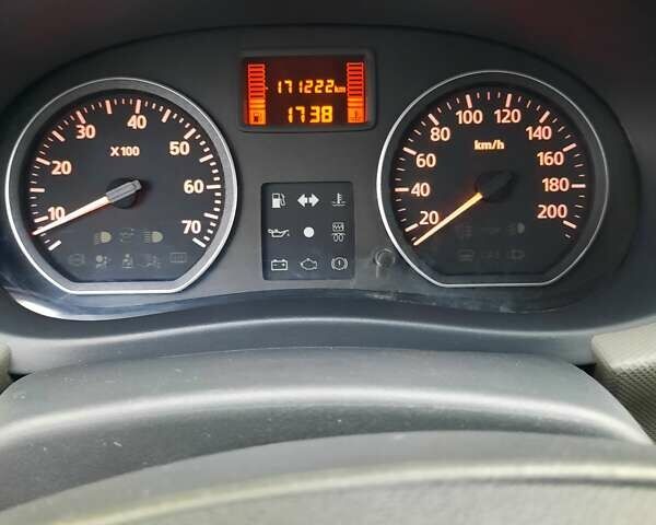 Бежевий Рено Логан, об'ємом двигуна 1.39 л та пробігом 171 тис. км за 3950 $, фото 5 на Automoto.ua