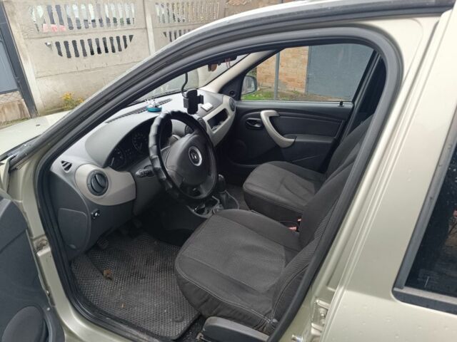 Бежевый Рено Логан, объемом двигателя 1.4 л и пробегом 180 тыс. км за 4600 $, фото 11 на Automoto.ua