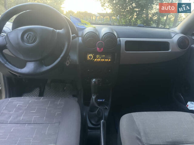 Бежевий Рено Логан, об'ємом двигуна 1.39 л та пробігом 277 тис. км за 3300 $, фото 11 на Automoto.ua