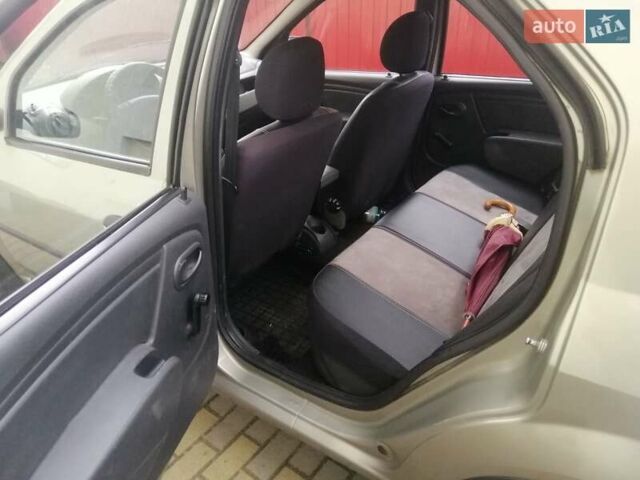 Бежевый Рено Логан, объемом двигателя 1.4 л и пробегом 350 тыс. км за 2900 $, фото 1 на Automoto.ua