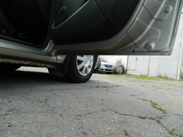 Бежевый Рено Логан, объемом двигателя 1.4 л и пробегом 168 тыс. км за 3900 $, фото 10 на Automoto.ua