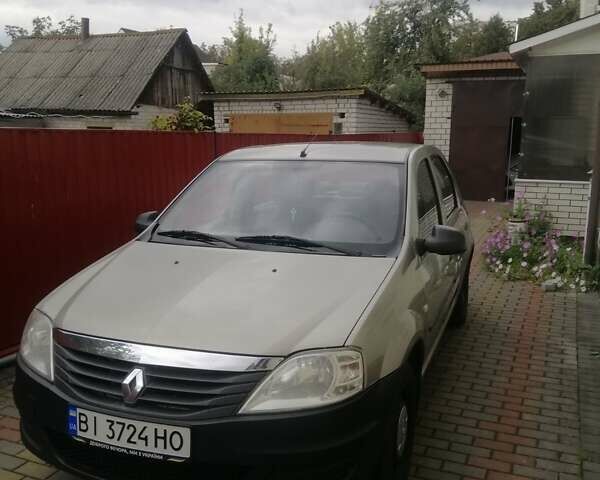 Бежевий Рено Логан, об'ємом двигуна 1.4 л та пробігом 350 тис. км за 2450 $, фото 2 на Automoto.ua