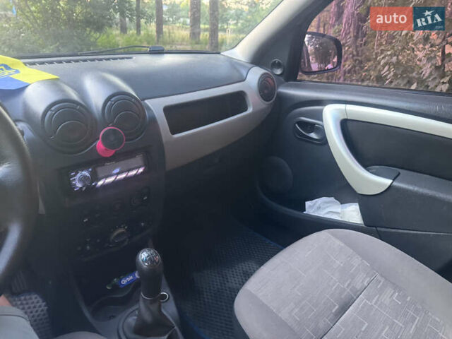 Бежевий Рено Логан, об'ємом двигуна 1.39 л та пробігом 277 тис. км за 3300 $, фото 15 на Automoto.ua