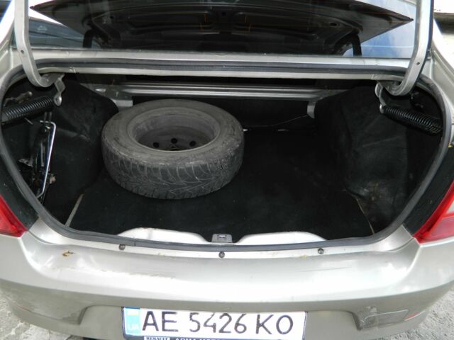 Бежевый Рено Логан, объемом двигателя 1.4 л и пробегом 168 тыс. км за 3900 $, фото 17 на Automoto.ua