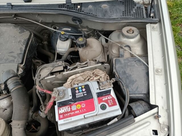 Бежевый Рено Логан, объемом двигателя 1.4 л и пробегом 180 тыс. км за 4600 $, фото 7 на Automoto.ua