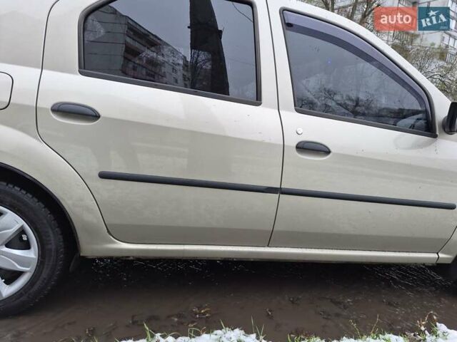 Бежевый Рено Логан, объемом двигателя 1.39 л и пробегом 85 тыс. км за 5250 $, фото 4 на Automoto.ua