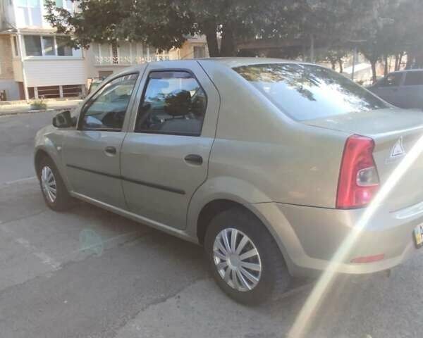 Бежевый Рено Логан, объемом двигателя 1.4 л и пробегом 241 тыс. км за 4600 $, фото 9 на Automoto.ua