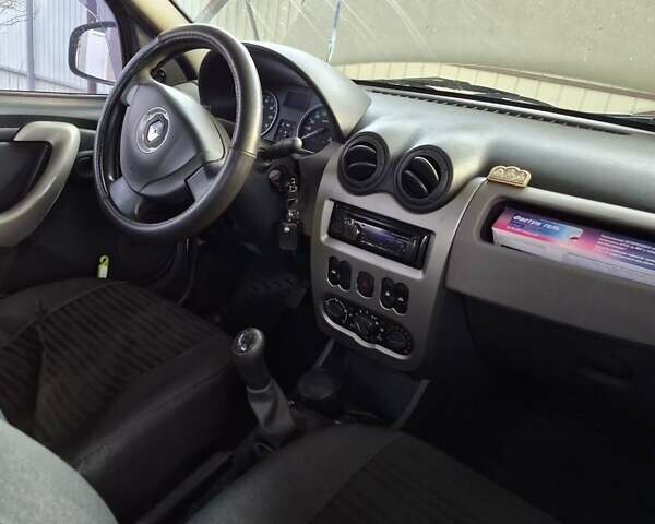 Бежевый Рено Логан, объемом двигателя 1.39 л и пробегом 85 тыс. км за 5250 $, фото 12 на Automoto.ua