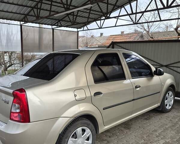 Бежевый Рено Логан, объемом двигателя 1.39 л и пробегом 85 тыс. км за 5250 $, фото 9 на Automoto.ua