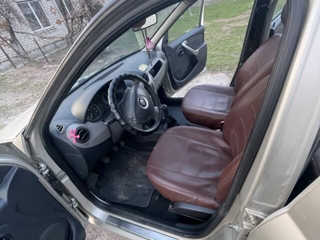 Бежевий Рено Логан, об'ємом двигуна 1.5 л та пробігом 330 тис. км за 3200 $, фото 3 на Automoto.ua