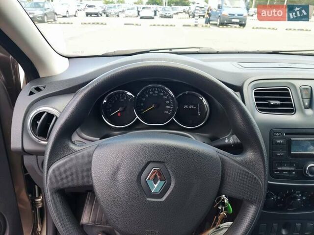 Бежевый Рено Логан, объемом двигателя 1.1 л и пробегом 25 тыс. км за 7700 $, фото 11 на Automoto.ua